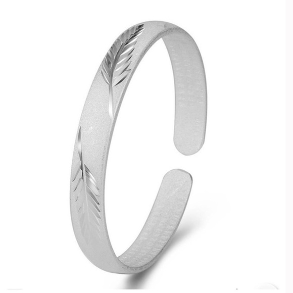 FINE 999 (99.9%) SILVER BANGLE - Picture 8 of 8